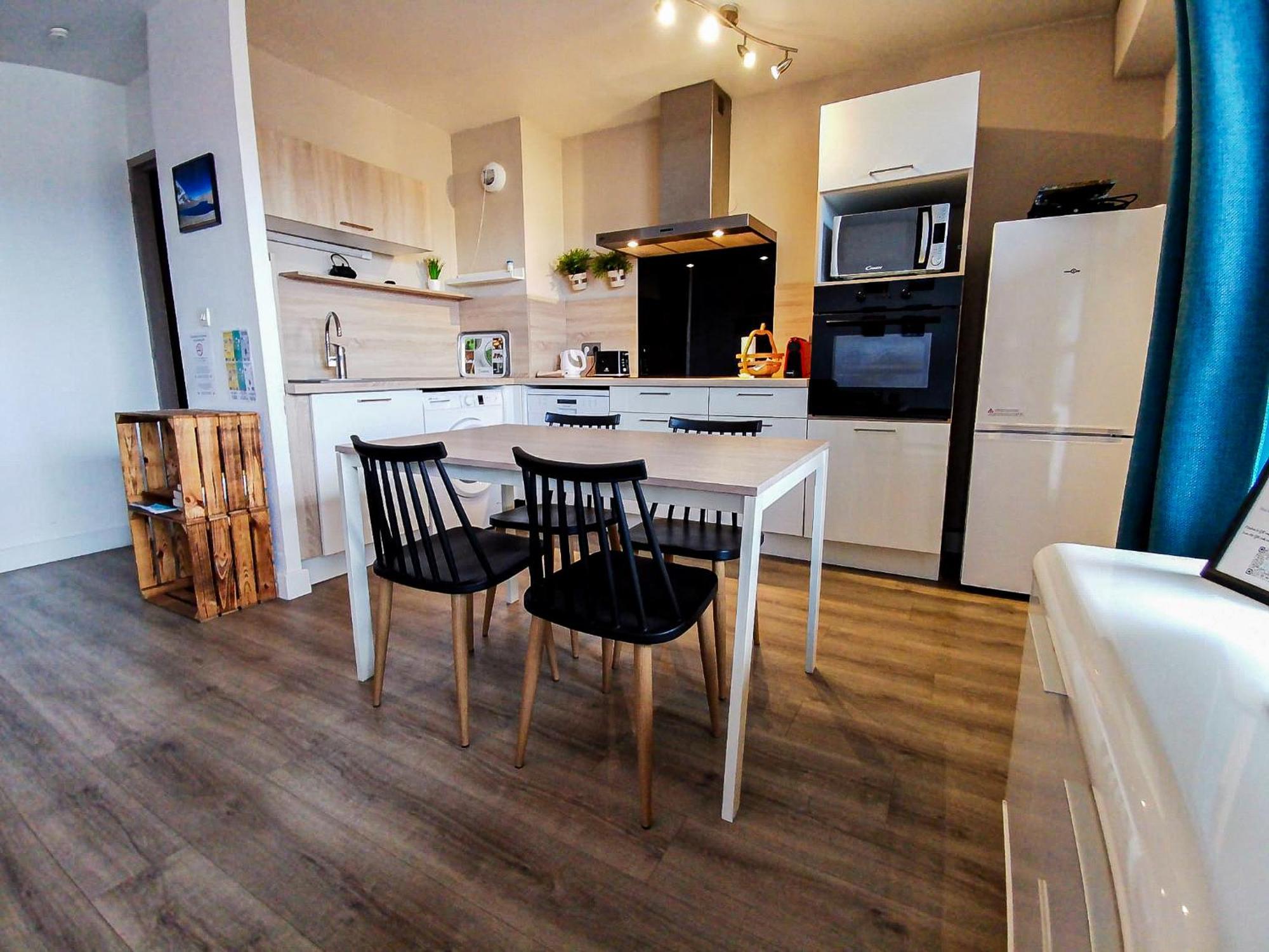 Le Duplex - Hyper Centre - Gare - Wifi - Netflix - Disney + Annecy Dış mekan fotoğraf
